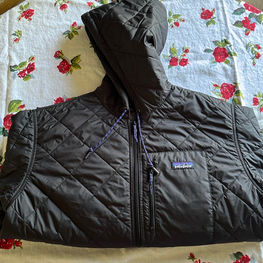 Men’s quilted Patagonia zip up hoodie jacket
